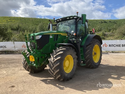 2023 John Deere 6R 215 Tracteur agricole 4WD