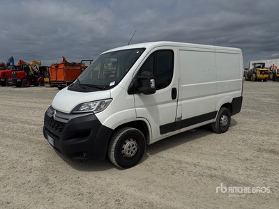 Citroen Jumper 35 L1H1 2.2 BLUEHDI 140CV S& Camion fourgon