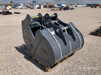 Strickland Excavator Bucket - Fits 13 Ton
