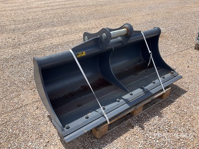 Strickland 72 in Ditching Excavator Bucket - Fits Hitachi ZX135
