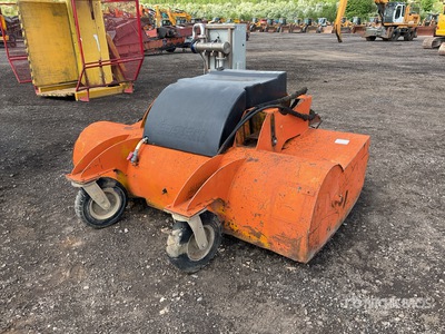 2009 Eastern Attachments RS220 清掃機