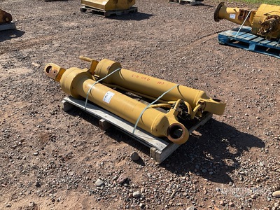 Quantity of (2) Lift Cylinder To Fit Cat 950 Wheel Loader