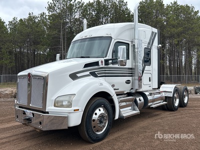 2020 Kenworth T880 6x4 تراكتور شاحنة كابينة النوم (ثنائية المحور)