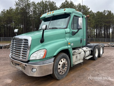 2014 Freightliner Cascadia 125 6x4 T/A Day Cab Truck Tractor