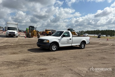 2003 Ford F-150 XL 4x2 Pickup