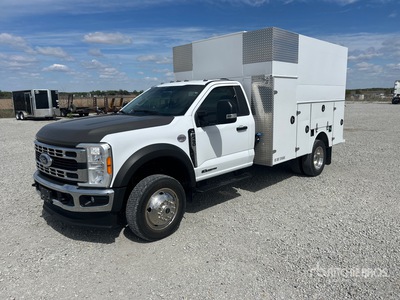 2023 Ford F-450 4x4 Utility Truck