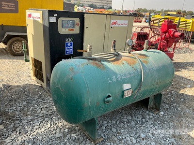 2015 Ingersoll Rand R30I-A10 Skid-Mounted Electric Luchtcompressor