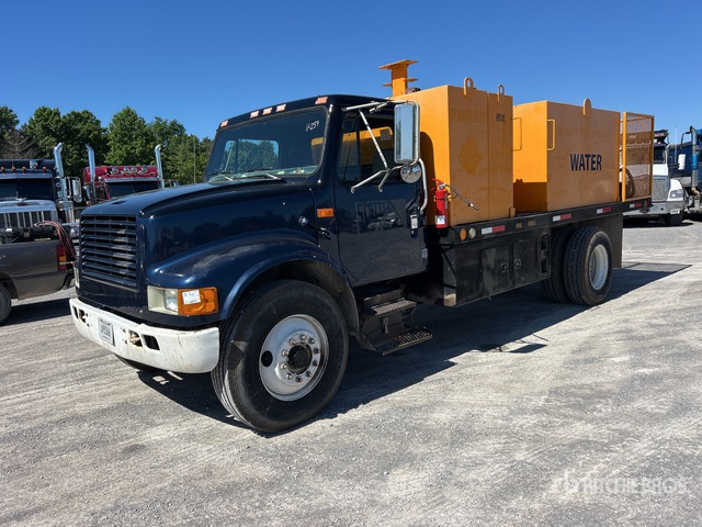 1990 International 4900 4x2 Fuel Truck