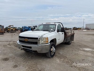 2011 Chevrolet 3500 HD 4x4 Flatbed Truck