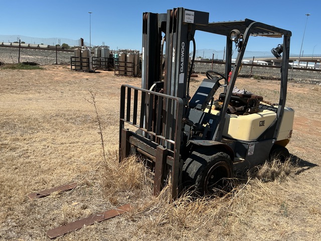 Daewoo G30P-3 5350 lb Cushion Tire Forklift (Inoperable)
