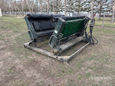Hydraulic Elk Squeeze Chute