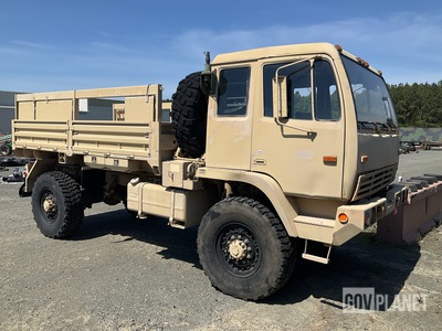 2004 Stevenson & Stevenson M1078A1 LMTV 4x4 Cargo Truck
