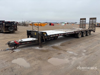 2019 BWS 33 ft Tri/A Tilt Deck Trailer