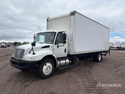 2018 International 4300 4x2 Moving Van Truck