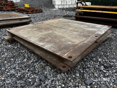 Quantity of (7) Road plates 25000 x 2400 معدات بناء متنوعة