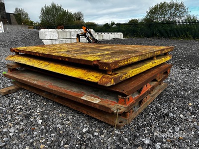 Quantity of (2) 2 Sets of trench shores 3000 x 1800