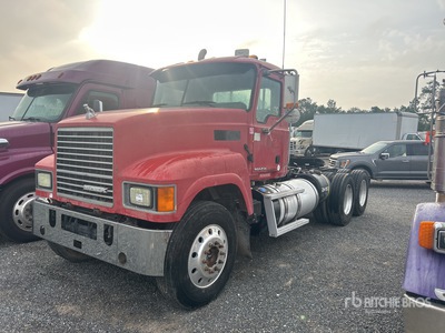 2011 Mack CHU613 6x4 T/A Dagcabine Trekker