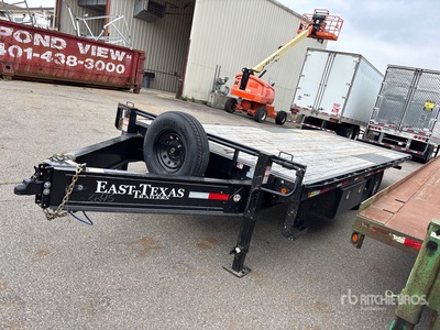 2026 East Texas 7440 lb 24 ft T/A Plataforma Basculante