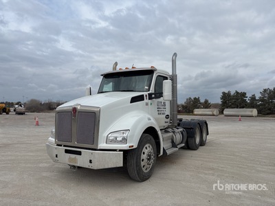 2024 Kenworth T880 T/A Day Cab Truck Tractor