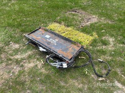 Q/C hydraulic tilting plate - Fits Skid Steer Loader
