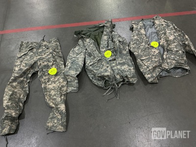 (21) Cold Weather Parkas & (16) Pairs of Cold Weather Trousers