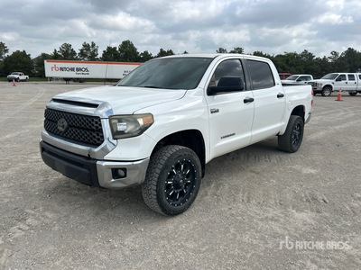 2018 Toyota Tundra SR5 4x4 Crew Cab Pickup