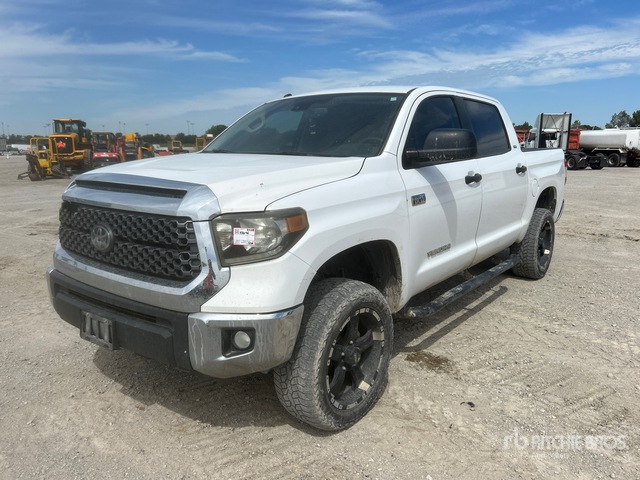 2018 Toyota Tundra SR5 4x4 Crew Cab Pickup