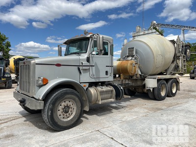 2015 Peterbilt 365 8x4 Camion mélangeur