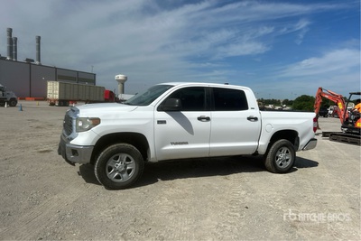 2020 Toyota Tundra SR5 4x4 Crew Cab Pickup