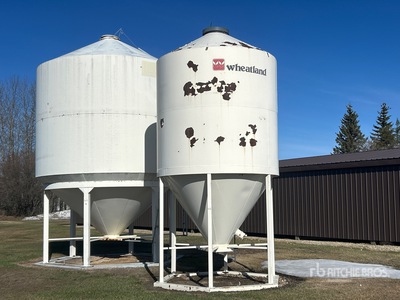 Wheatland +/- 1100 bu Smooth Wall Hopper Trémie à grains