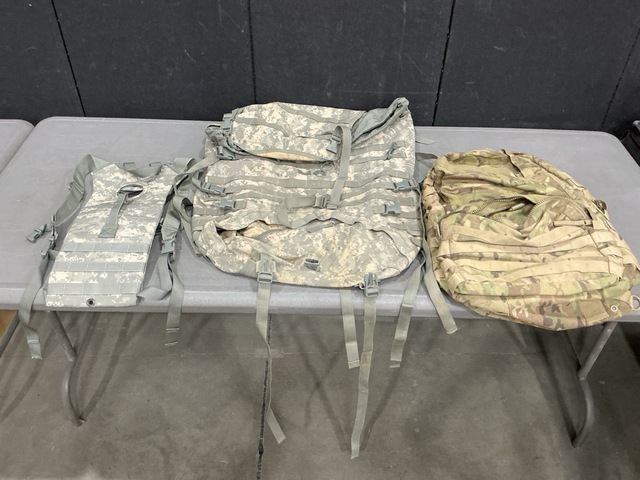(5) Medium Rucksacks, (8) Large Field Pack Rucksacks & Assorted Items