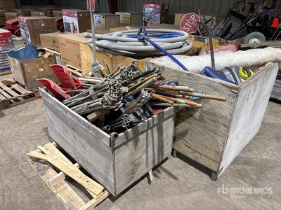Quantity of Landscaping Equipment Attrezzatura varia per cura del verde