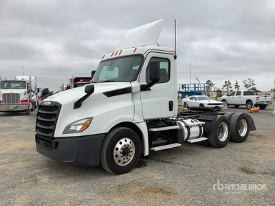 2019 Freightliner Cascadia 126 6x4 T/A Dagcabine Trekker