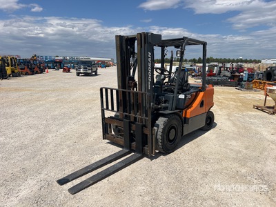 Doosan D35S 6950 lb Cushion Tire Forklift