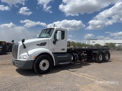 2016 Peterbilt 579 6x4 Camión rodante