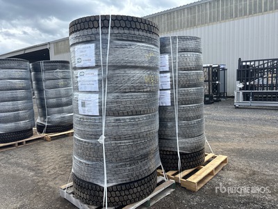 Quantity of (16) 11R22.5 GoSnow Retread Banden