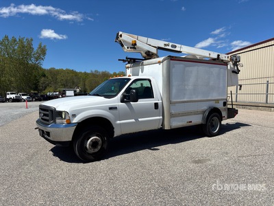 2001 MTI A28D 28 ft on 2002 Ford F-450 XL 4x2 Bucket Truck