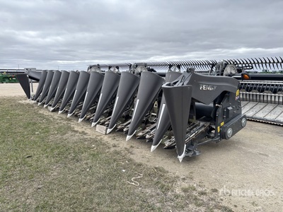 2020 Fendt 3312 12 Row 30 ft Corn Chopping Combine Header