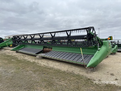 2013 John Deere 635D 35 ft Draper Combine Header