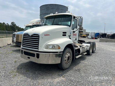 2014 Mack CXU613 Cabeza Tractora Cabina Corta (Inoperable)