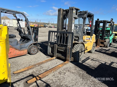 Cat 7800 lb Forklift