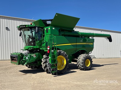 2020 John Deere S780 Combine Harvester