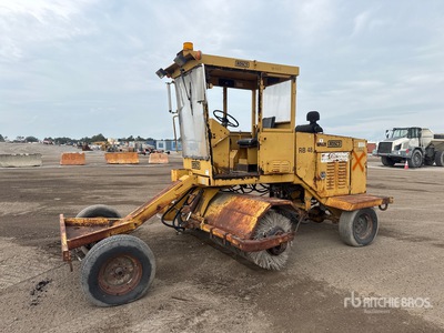 1999 Rosco RB48 Self-Propelled Broom