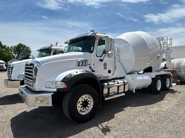2014 Mack Granite 6x4 Mixer Truck