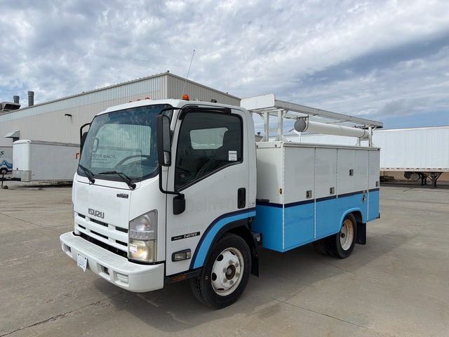 2014 Isuzu NPR 4x2 Utility Truck