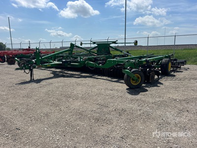 John Deere 2660 35 ft Vertical Disc