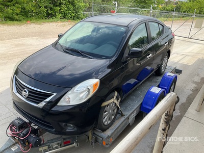 2013 Nissan Versa Automobile
