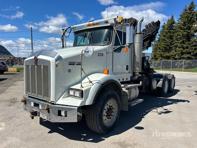 Hiab XS166E-5 HIDUO 12000 lb Knuckle Boom on 2003 Kenworth T-800 6x4 Boom Truck
