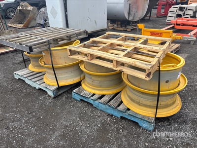 Quantity of (4) 2023 23.5-25 Rims - Fits Komatsu HM300-5