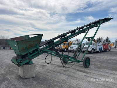 Powerscreen 22 in x 35 ft Portable Stacking Conveyor